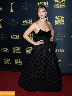 Madelyn Cline photo #0086