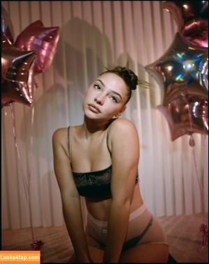 Madelyn Cline photo #0095