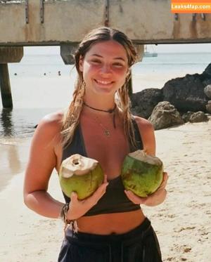 Madelyn Cline photo #0100