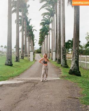 Madelyn Cline photo #0103