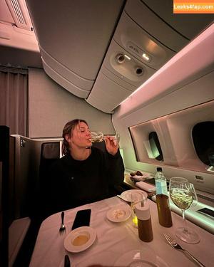 Madelyn Cline photo #0121