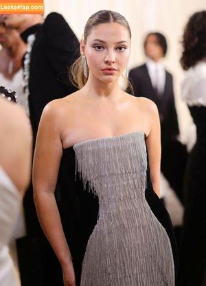 Madelyn Cline photo #0158