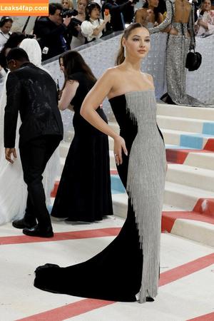 Madelyn Cline photo #0159