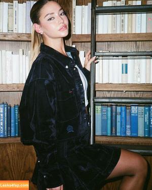 Madelyn Cline photo #0215