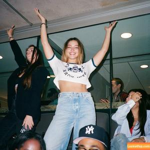 Madelyn Cline photo #0239