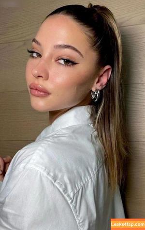 Madelyn Cline photo #0382