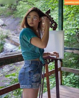 Madelyn Cline photo #0552