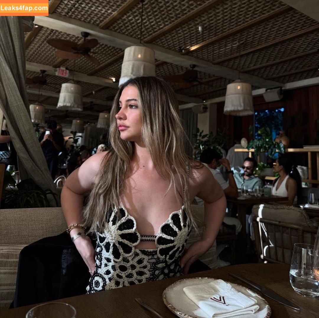 Madelyn Cline / https: / madelyncline leaked photo photo #1037