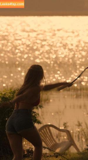Madelyn Cline photo #1066