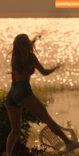 Madelyn Cline photo #1071