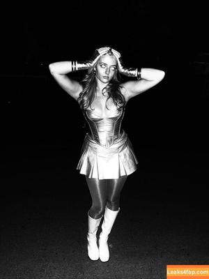 Madelynn Hanvey photo #0030