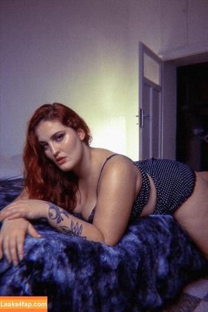 Madia Garganese photo #0047