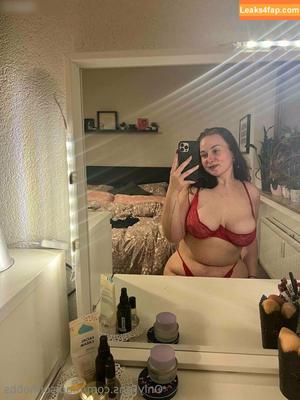 Madison Hobbs photo #0017
