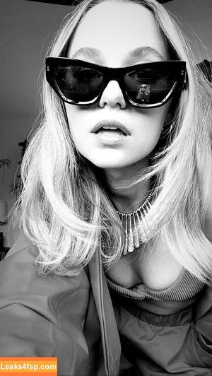 Madison Iseman photo #0005