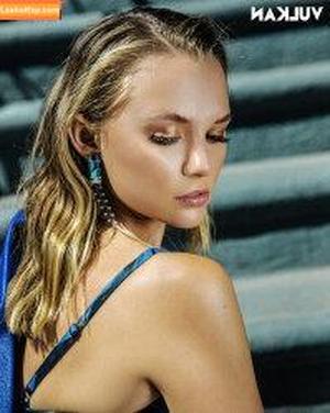 Madison Iseman photo #0021