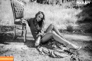 Madison Iseman photo #0033