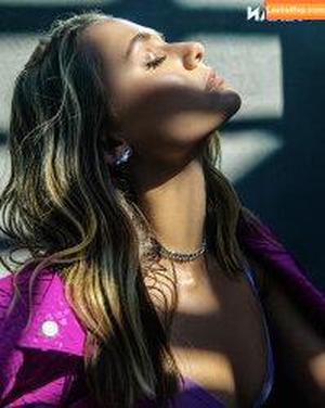 Madison Iseman photo #0038