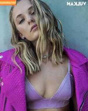 Madison Iseman photo #0046