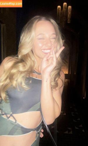 Madison Iseman фото #0130