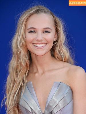 Madison Iseman фото #0260