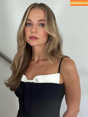 Madison Iseman photo #0382