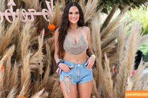 Madison Pettis photo #0025
