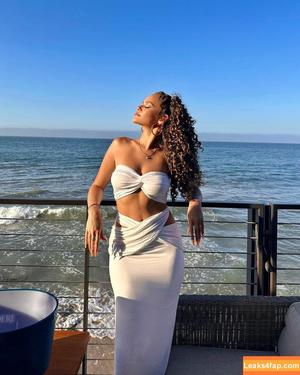 Madison Pettis photo #0408
