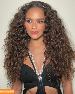 Madison Pettis photo #0425