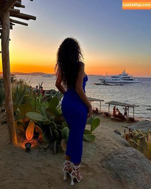 Madison Pettis photo #0477