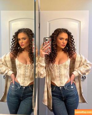 Madison Pettis photo #0796