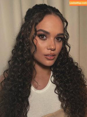 Madison Pettis фото #0992