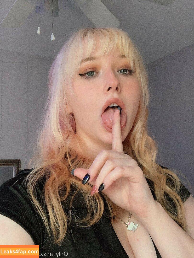 Madiwaifu / madiii.tay / yanderebuhn leaked photo photo #0044
