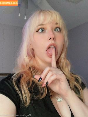 Madiwaifu photo #0043