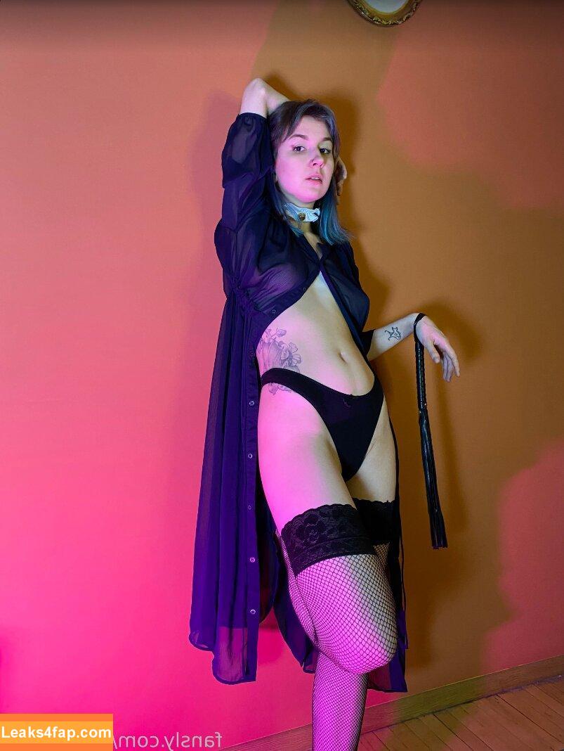 Madlesalia / YourFavLinda / _iamalia / natalliyanova leaked photo photo #0005