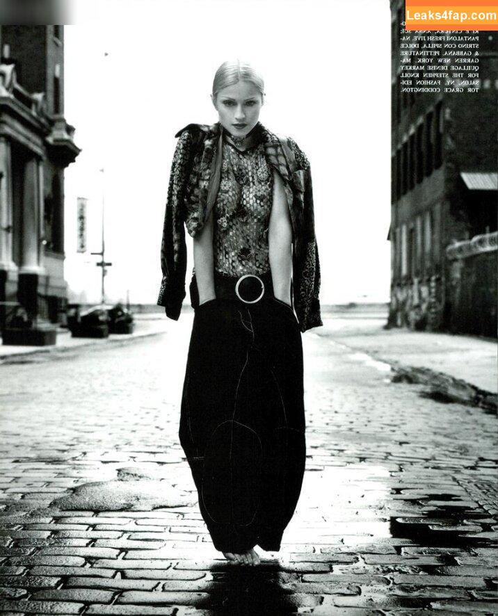 Madonna /  leaked photo photo #0359