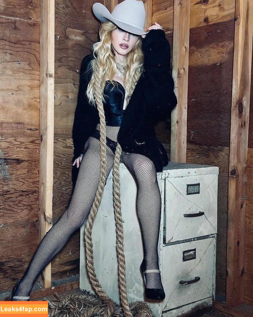 Madonna /  leaked photo photo #0549