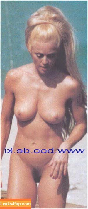 Madonna photo #0039