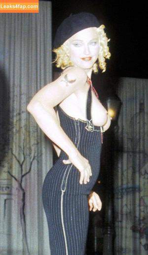 Madonna photo #0044
