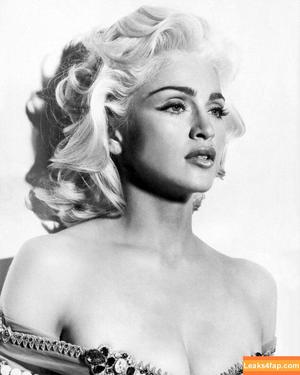 Madonna photo #0118