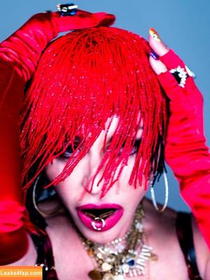 Madonna photo #0121