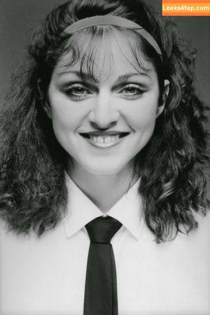Madonna photo #0158