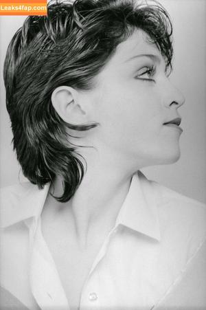 Madonna photo #0166