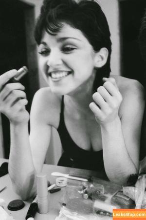 Madonna photo #0183
