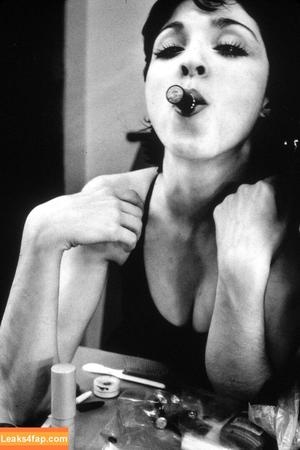 Madonna photo #0184