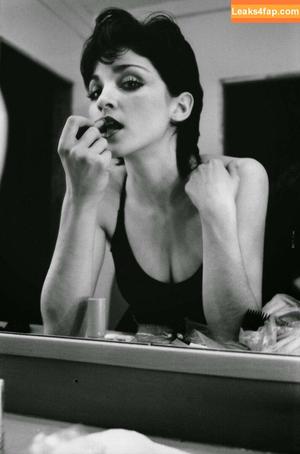 Madonna photo #0185