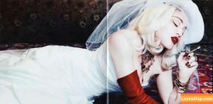 Madonna photo #0201