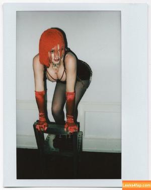 Madonna photo #0206