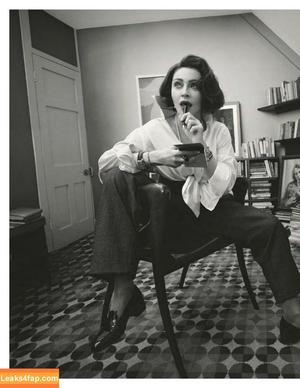 Madonna photo #0208