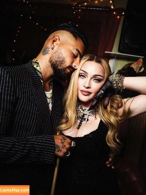 Madonna photo #0226