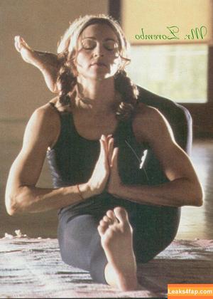 Madonna photo #0243
